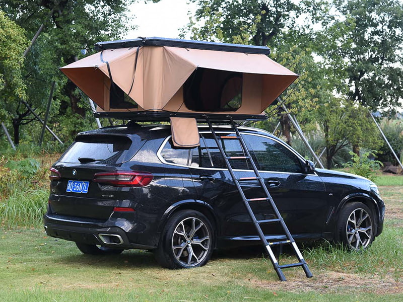 Tente de camping sur le toit avec échelle Tente de camping sur le toit avec échelle