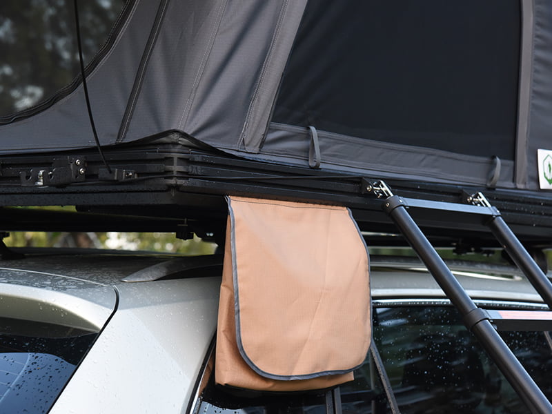 Tente de camping sur le toit avec échelle Tente de camping sur le toit avec échelle