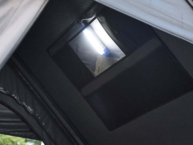 Tente de camping sur le toit avec échelle Tente de camping sur le toit avec échelle