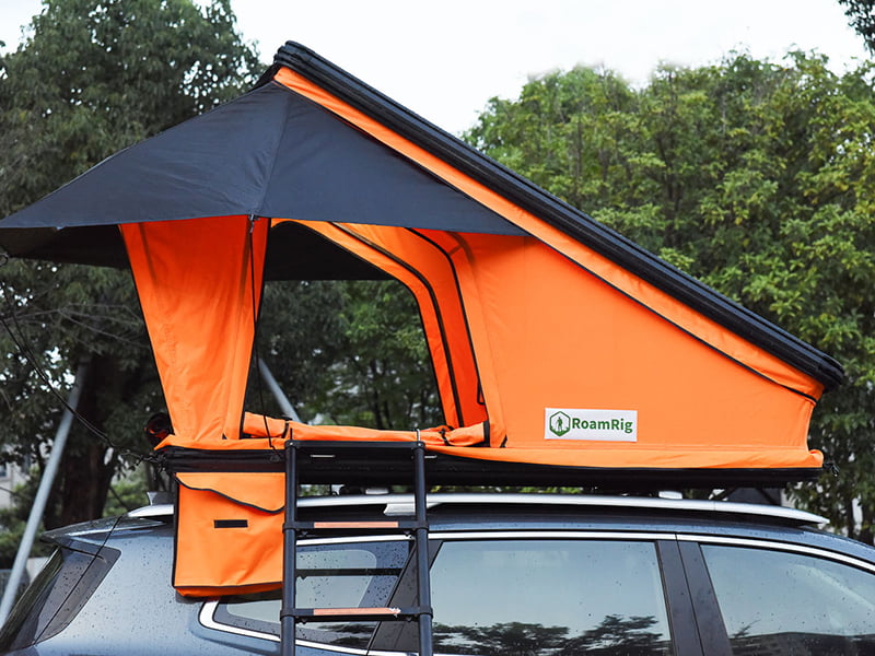 Tente de camping sur le toit avec échelle Tente de camping sur le toit avec échelle