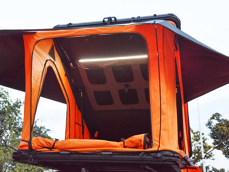 Tente de camping sur le toit avec échelle Tente de camping sur le toit avec échelle