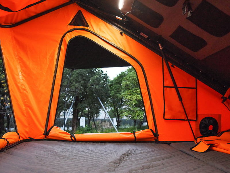 Tente de camping sur le toit avec échelle Tente de camping sur le toit avec échelle
