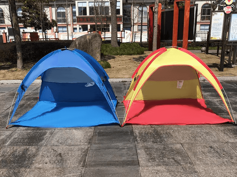 Tente de plage extérieure spacieuse avec ventilation sur trois côtés Tente de plage extérieure spacieuse avec ventilation sur trois côtés